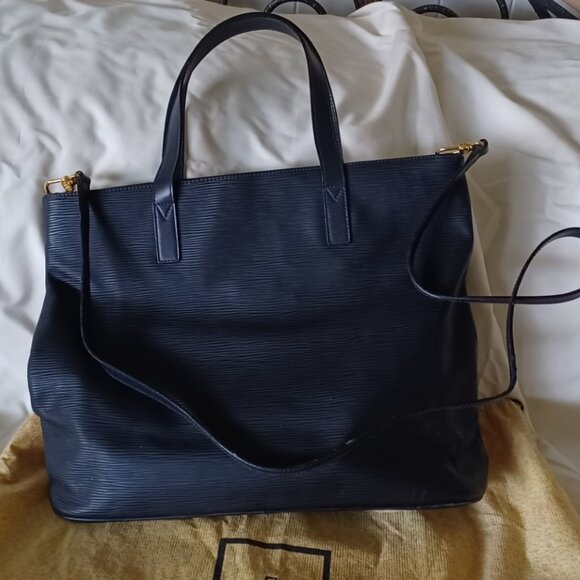 Never used Fendi vinyl tote vintage circa 1995 Serial Number 14-B-14570-36. - Picture 2 of 7